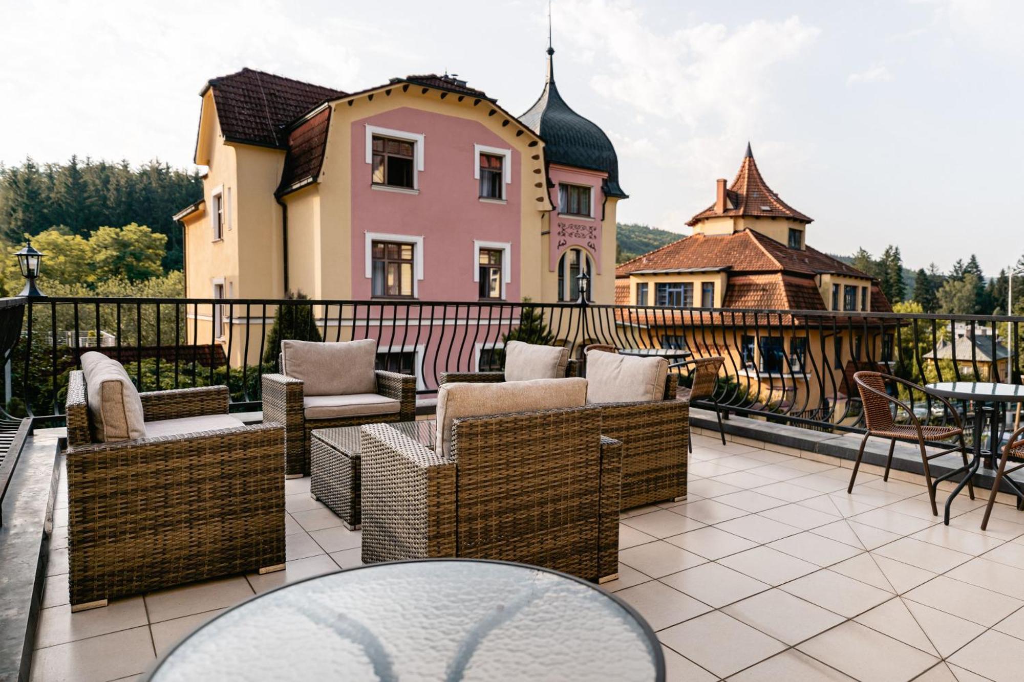 Vila Vysehrad Luhačovice Dış mekan fotoğraf